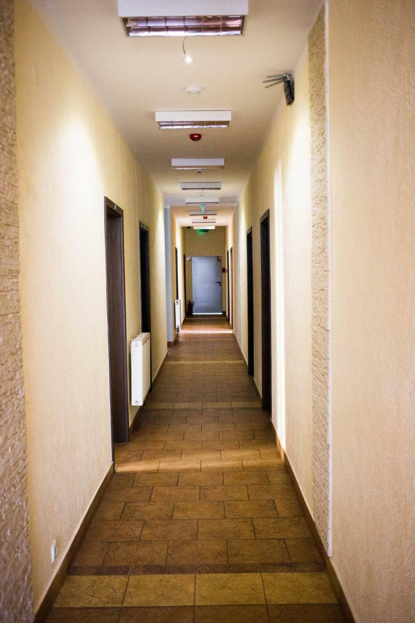Hotelik Okecie 39 - Nocleg I Parking Blisko Lotnisko Okecie Варшава Екстер'єр фото