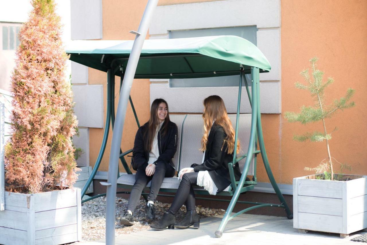 Hotelik Okecie 39 - Nocleg I Parking Blisko Lotnisko Okecie Варшава Екстер'єр фото